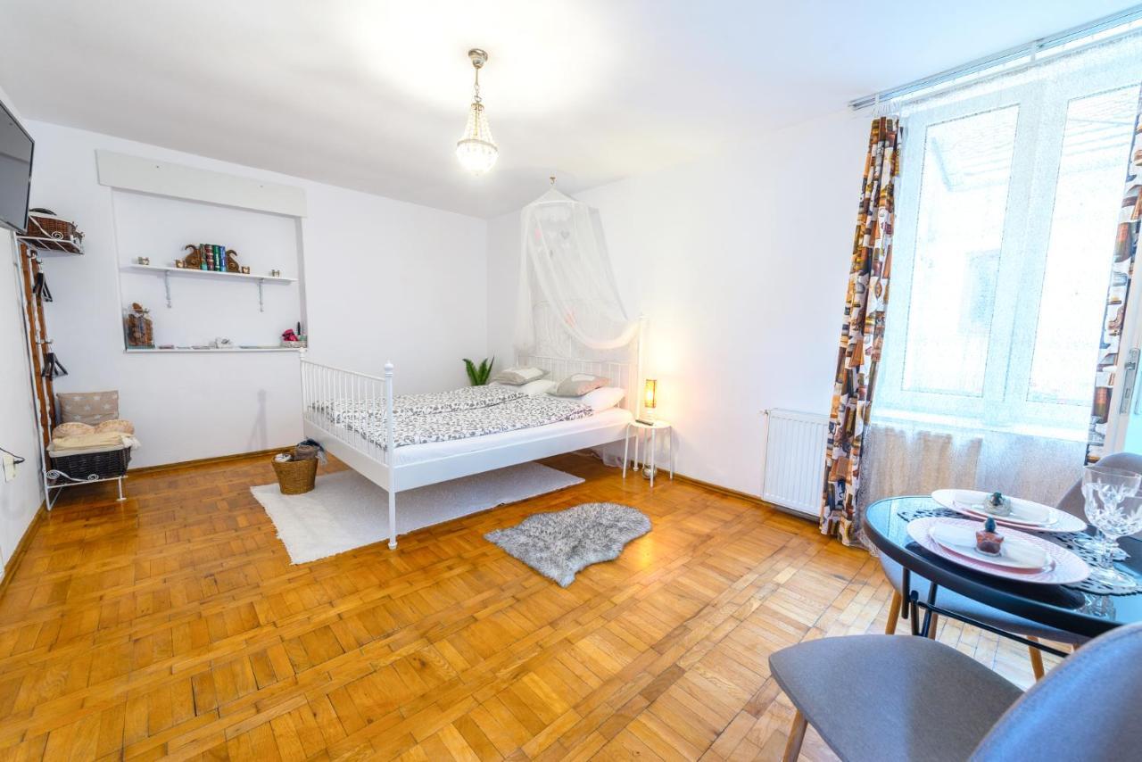 Pine House Daire Braşov Dış mekan fotoğraf