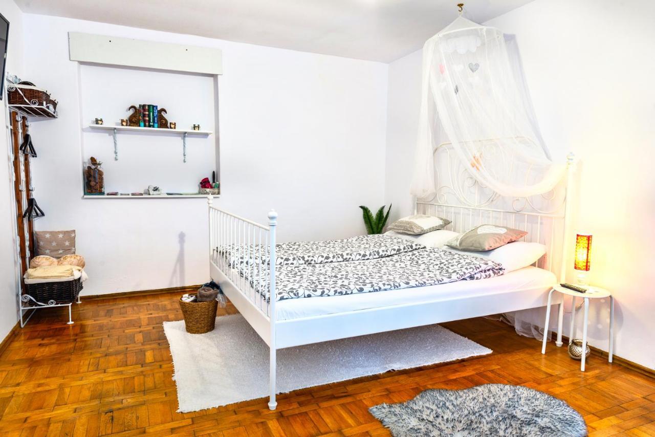 Pine House Daire Braşov Dış mekan fotoğraf